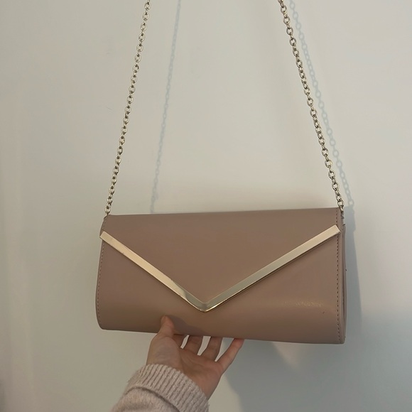 ALDO Side Bag w/ gold accent and chain - Picture 1 of 4
